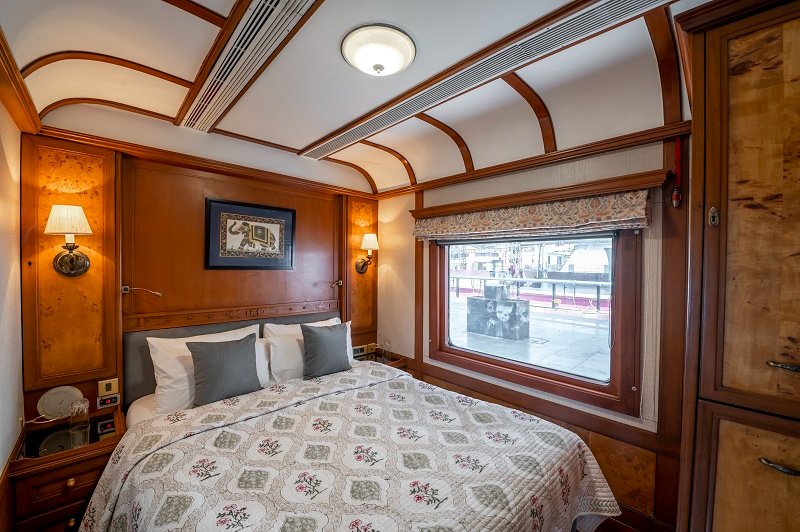deccan odyssey cabin compartment deluxe sleeper