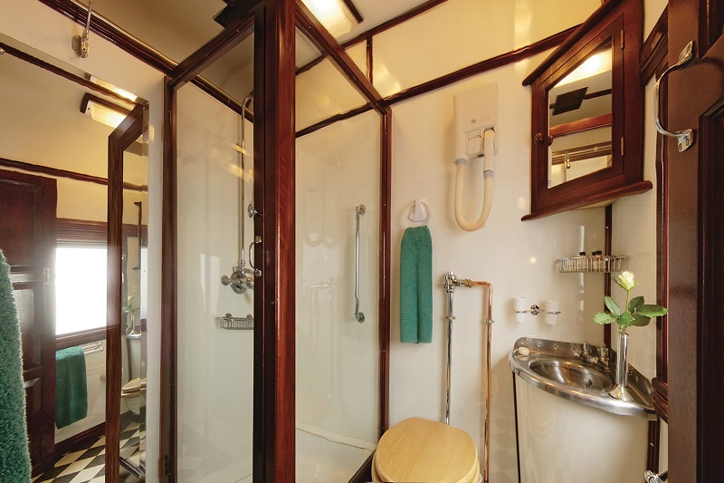 En-suite bathroom