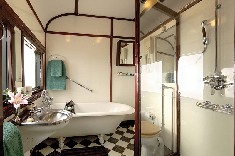 royal suite bathroom