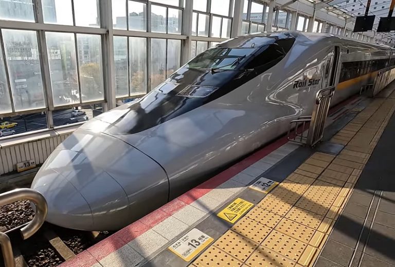 shinkansen high-speed train japan book tickets online
