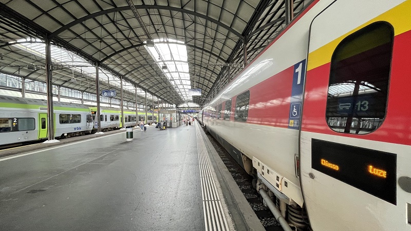 lucerne luzern switzerland trains rail holiday