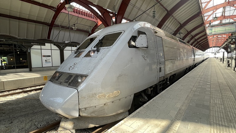 sweden scandinavia rail holiday x2000 train